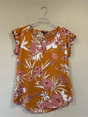 Express Women's Floral Short Sleeve Keyhole Top Size Medium